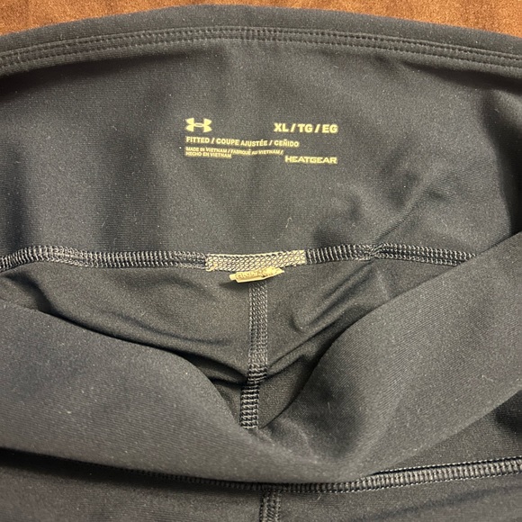 Under Armour yoga leggings with mesh panel detail navy blue sz XL - Picture 3 of 4